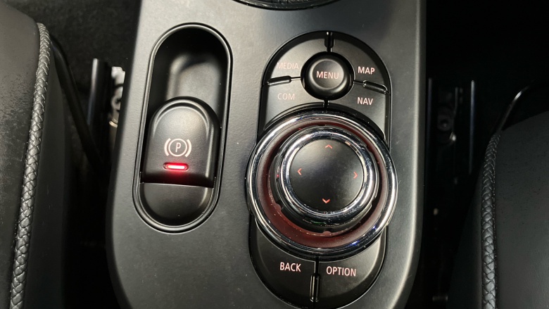 MINI Hatchback 1.5 Cooper Exclusive II 5dr Auto Petrol Hatchback